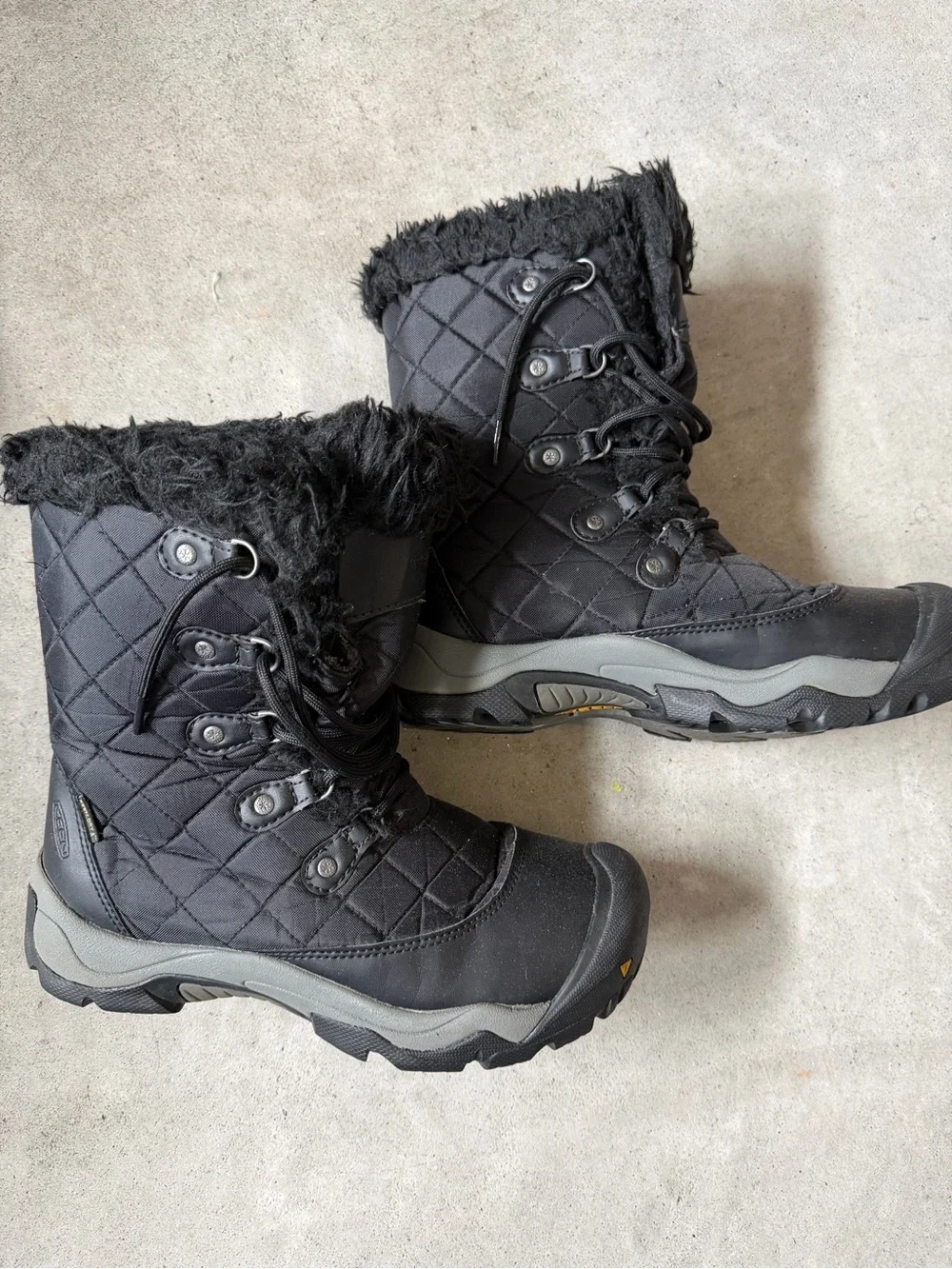 Keen Black Quilted Faux-Fur Winter Lace-Up Boots